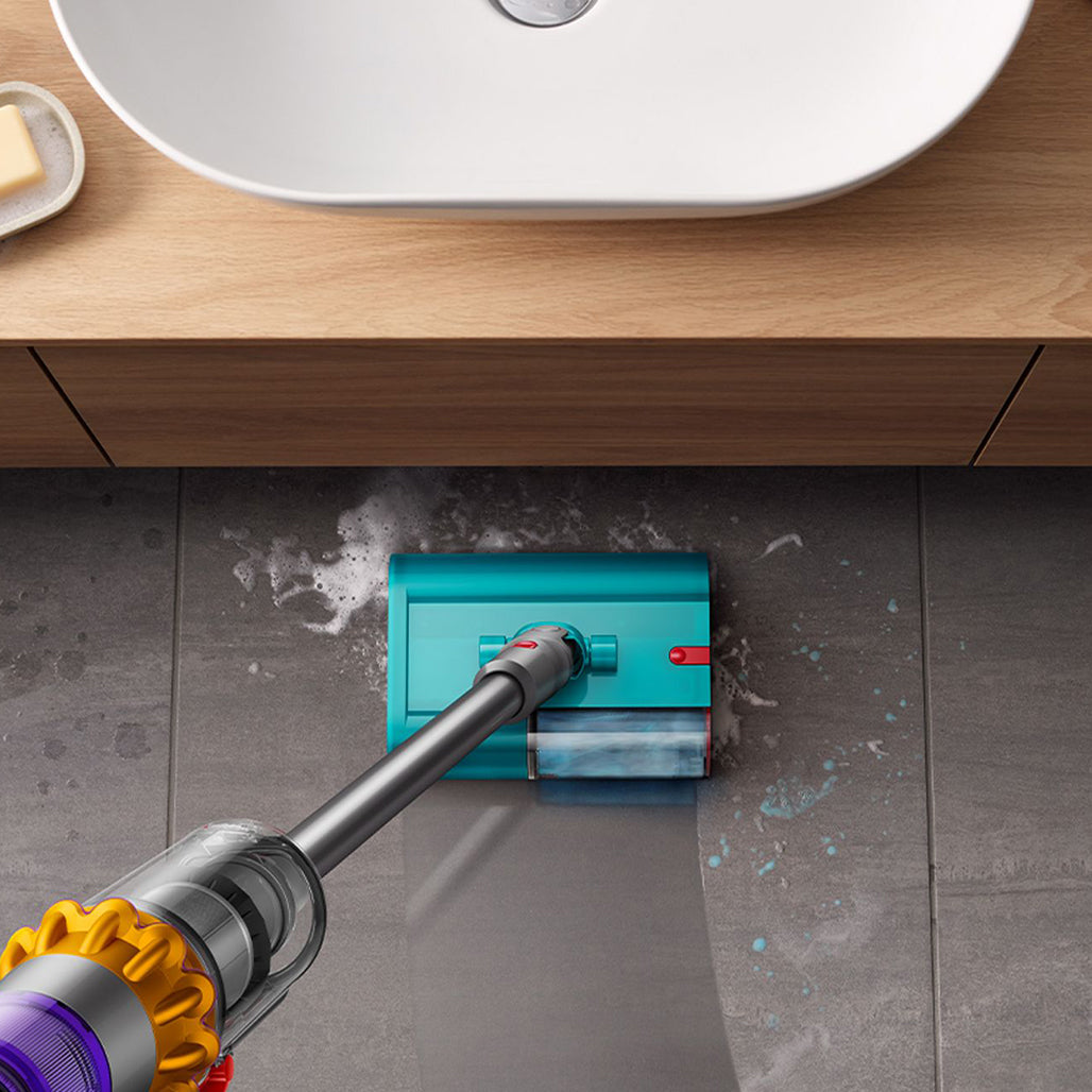 Dyson V15s Detect Submarine cleaning demo