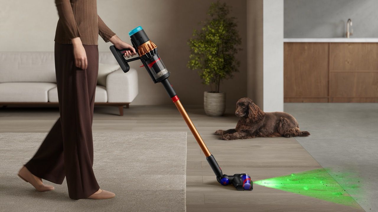 Dyson V16 Piston Animal Submarine cleaning demo