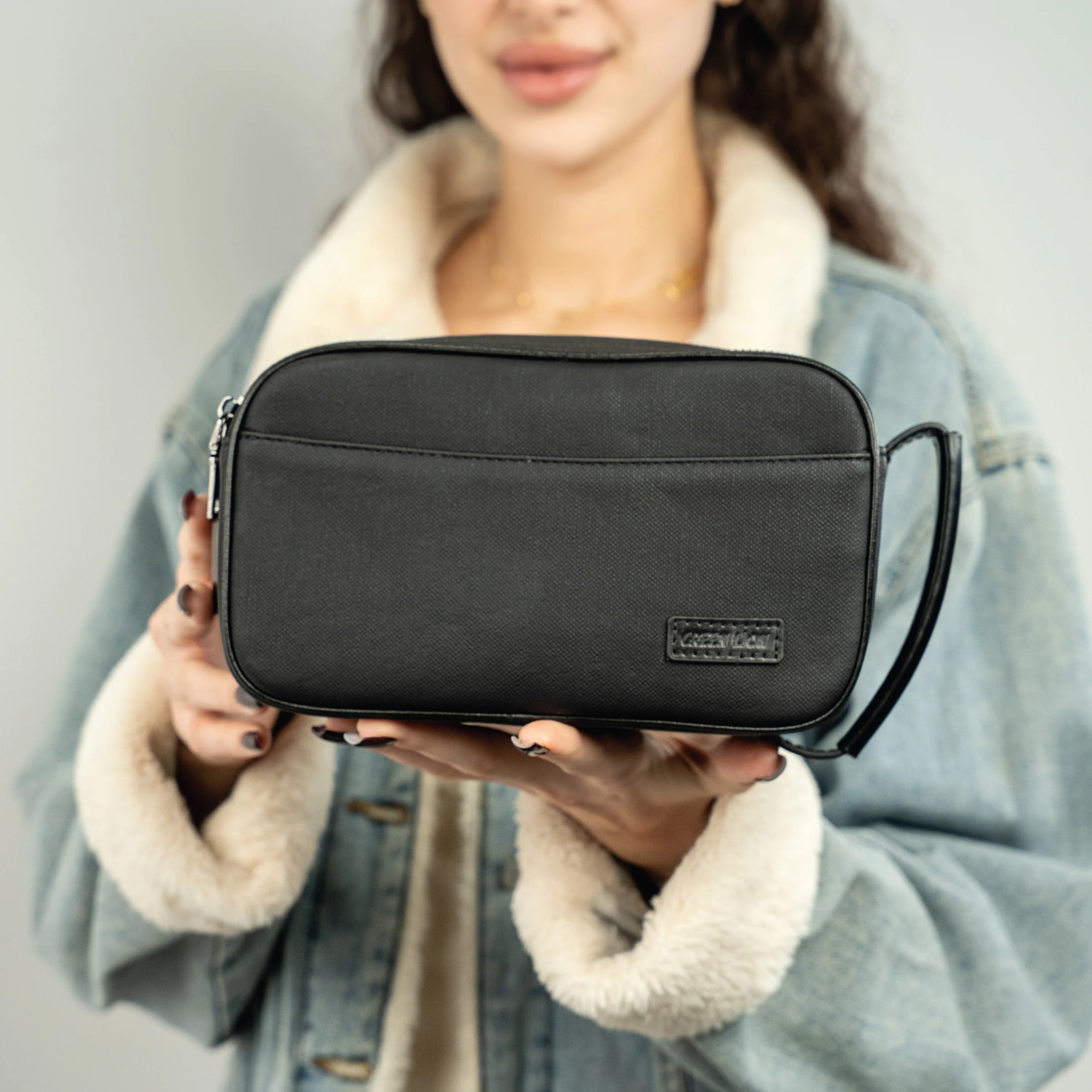 Green Lion Valencia Fingerprint Bag fingerprint sensor detail