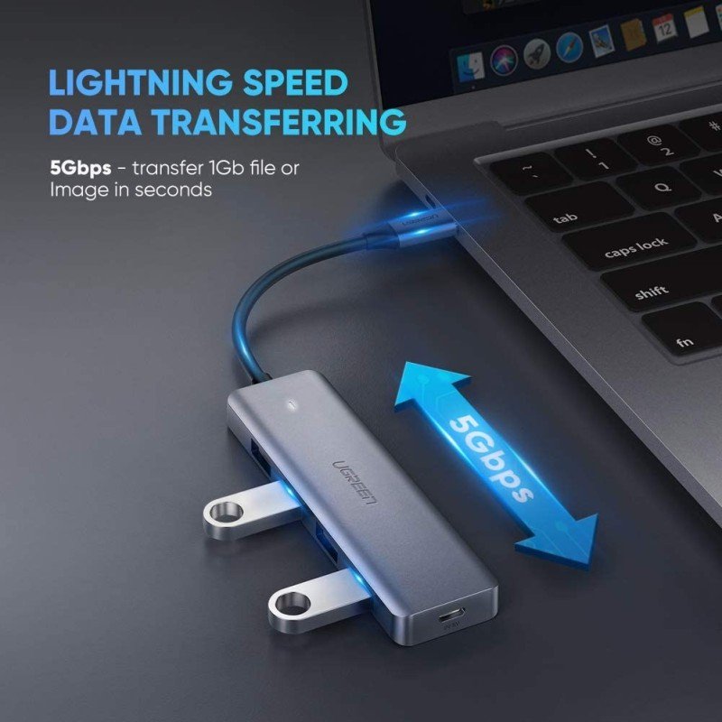 UGREEN CM219 hub power port