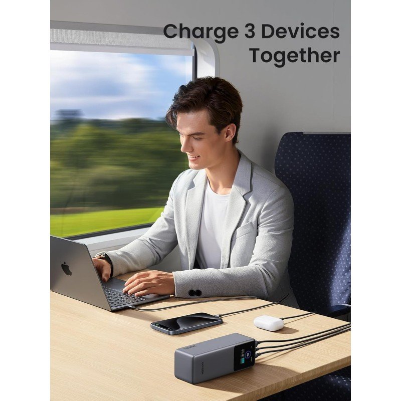 UGREEN Nexode 200W Power Bank charging devices